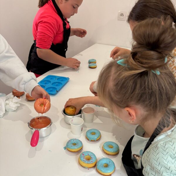 Atelier pâtisserie enfants donuts à Saint-Amand-les-Eaux