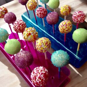 Atelier enfants pâtisserie gâteau Pop Cake à Saint-Amand-les-Eaux