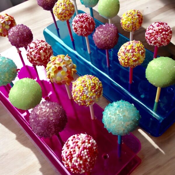 Atelier enfants pâtisserie gâteau Pop Cake à Saint-Amand-les-Eaux